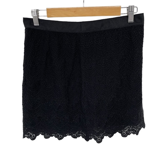 J. Crew Factory Scalloped Lace Mini Skirt in Black, Size 2 - Picture 1 of 8